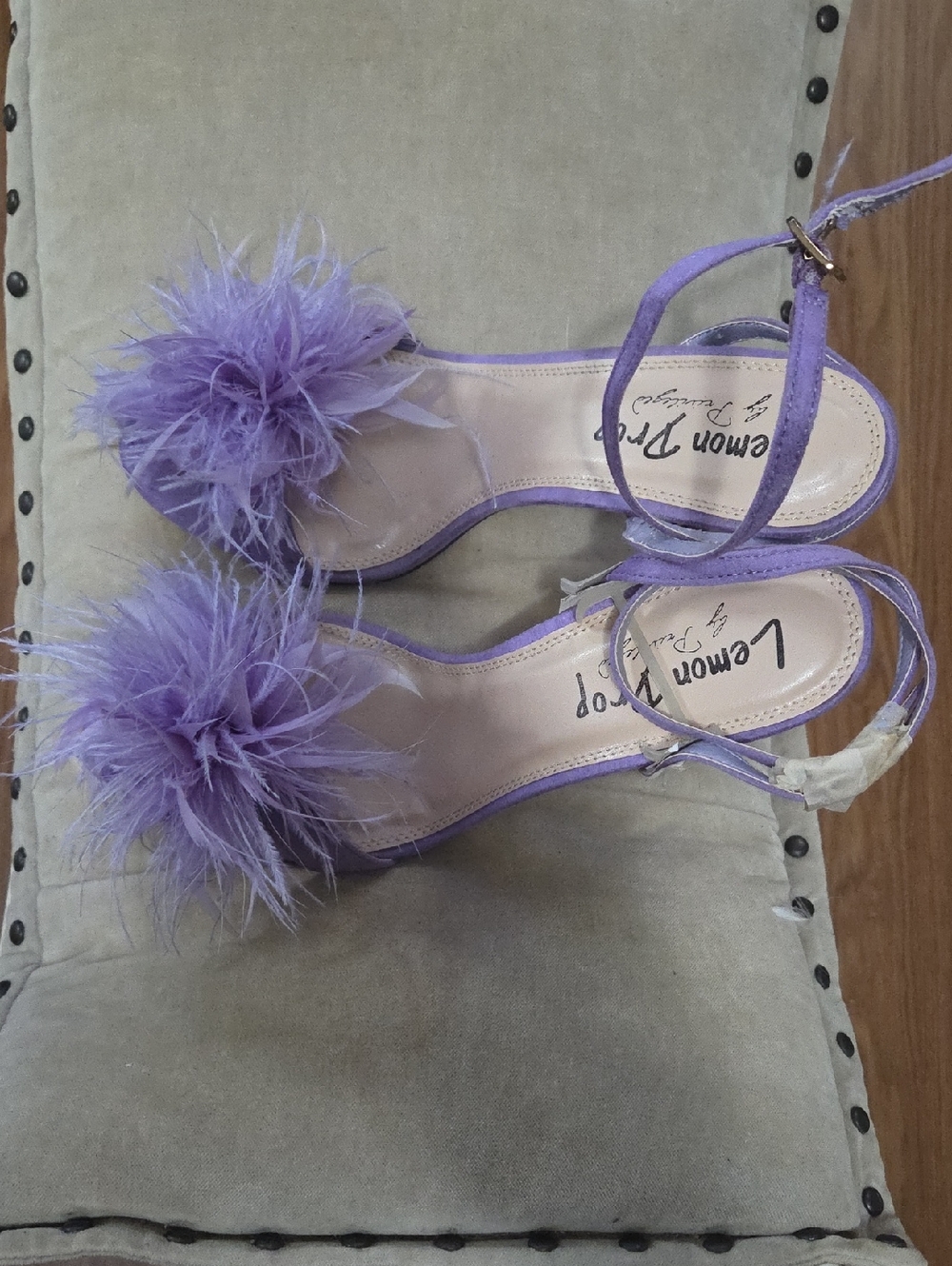 Size 10 Lilac Feather Strap Sandals